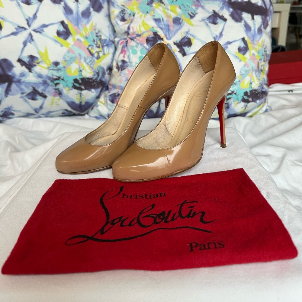 Christian Louboutin Women's Beige Pumps